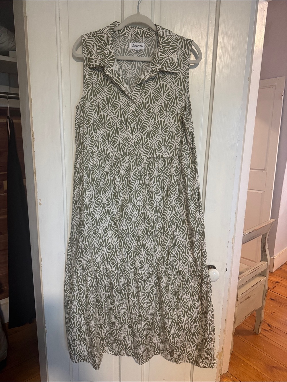 Sleeveless Collared Palm-Print Maxi Dress in Olive